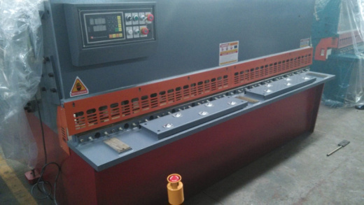 Гильотинные ножницы Quasar QC12Y-4х2500  Тюмень